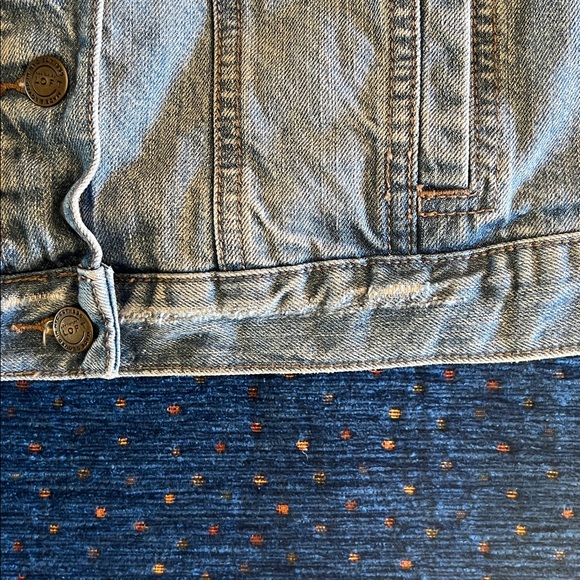 Ann Taylor Loft Light Blue Denim Jacket with White Sherpa Collar and lining - Picture 6 of 11